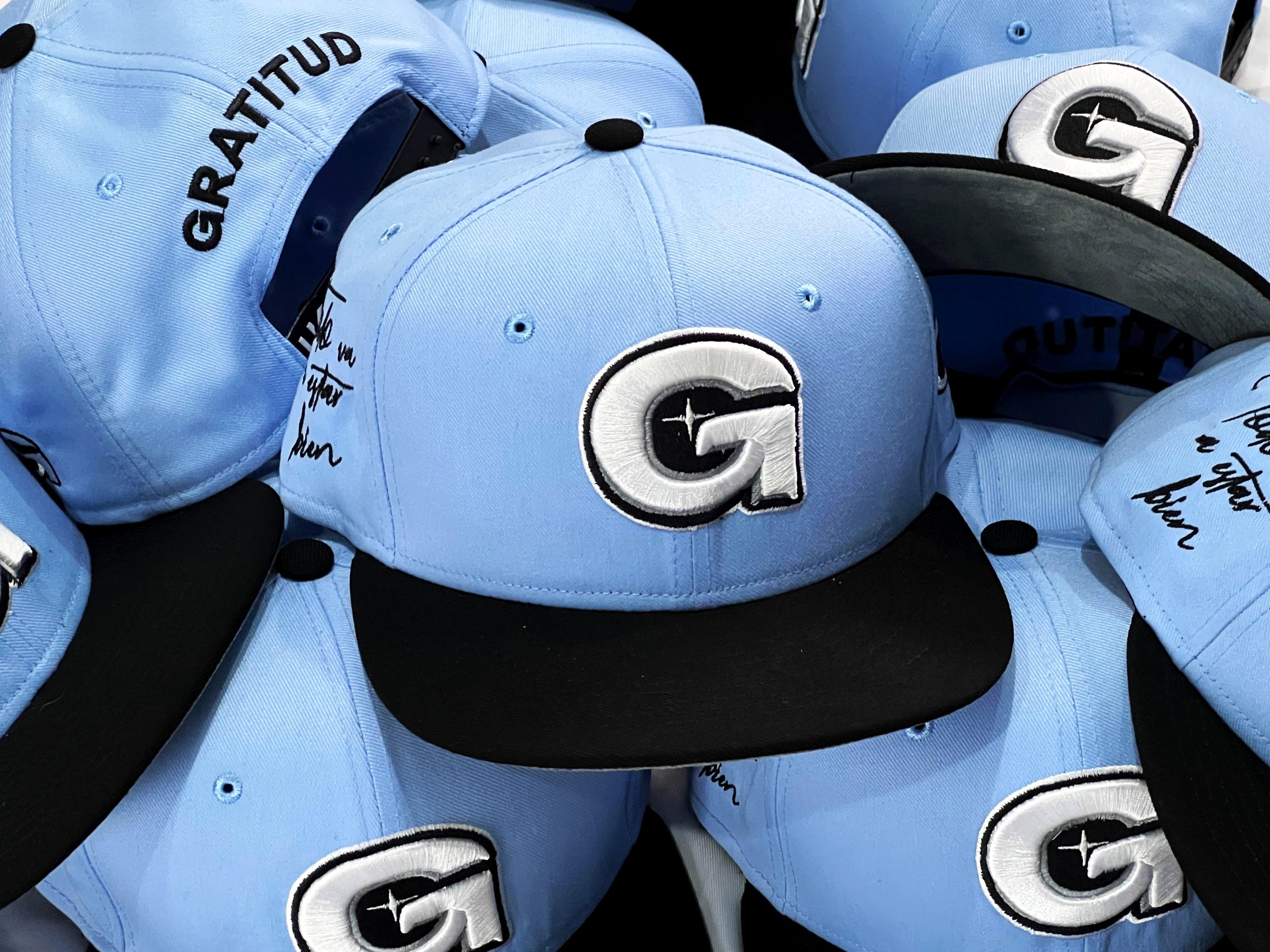GORRA "GRATITUD" Todo Va A Estar Bien - Snapback